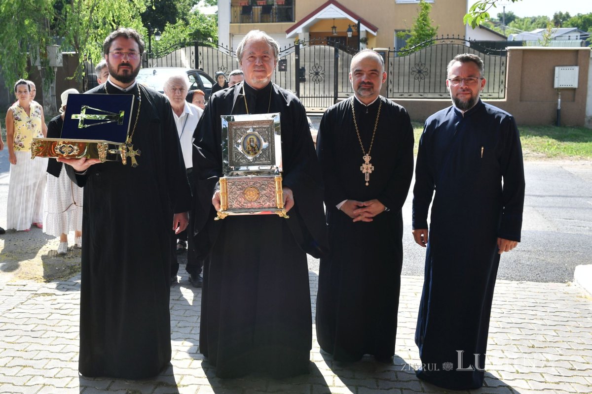 Binecuvântarea Sfântului Sfințit Mucenic Ciprian în Parohia Cocioc 335145