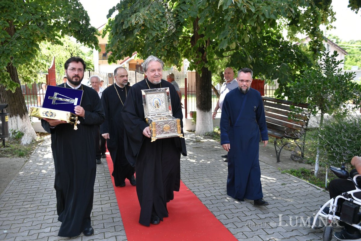 Binecuvântarea Sfântului Sfințit Mucenic Ciprian în Parohia Cocioc 335146