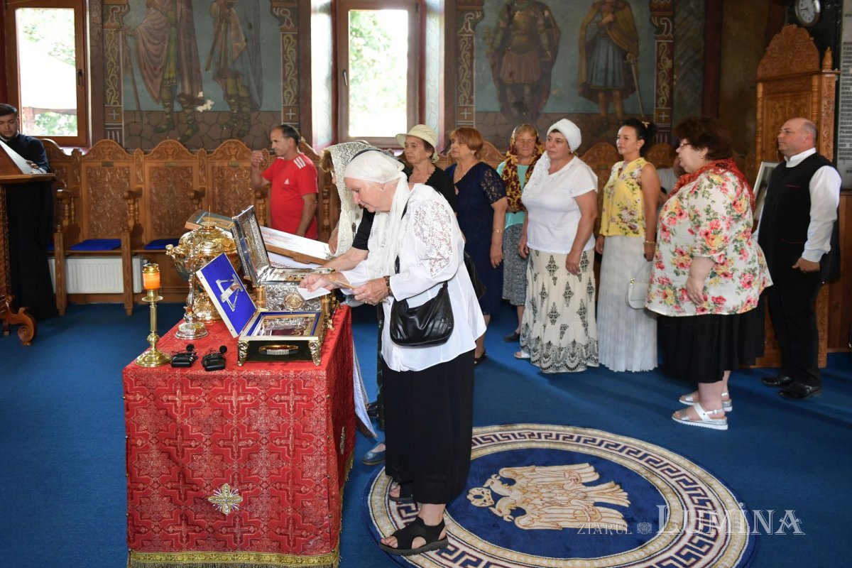 Binecuvântarea Sfântului Sfințit Mucenic Ciprian în Parohia Cocioc 335149