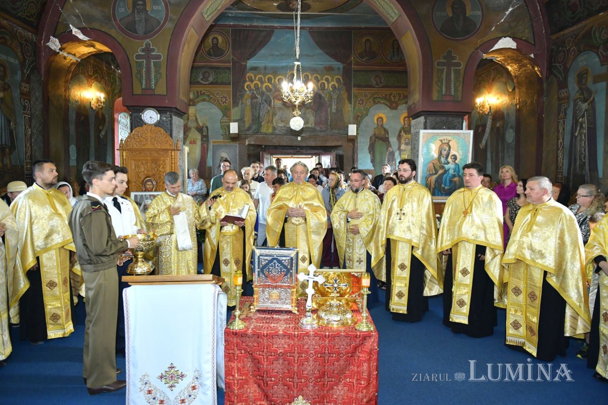 Binecuvântarea Sfântului Sfințit Mucenic Ciprian în Parohia Cocioc 335158