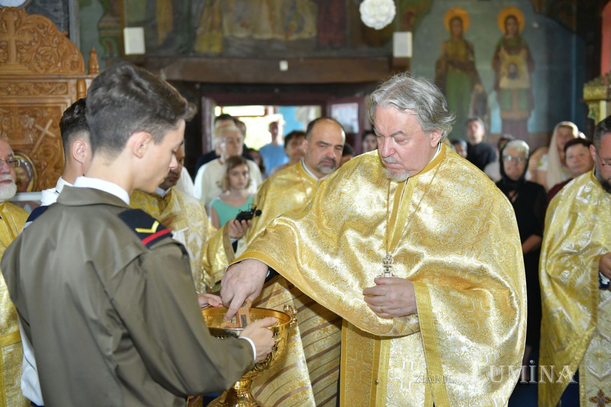 Binecuvântarea Sfântului Sfințit Mucenic Ciprian în Parohia Cocioc 335159