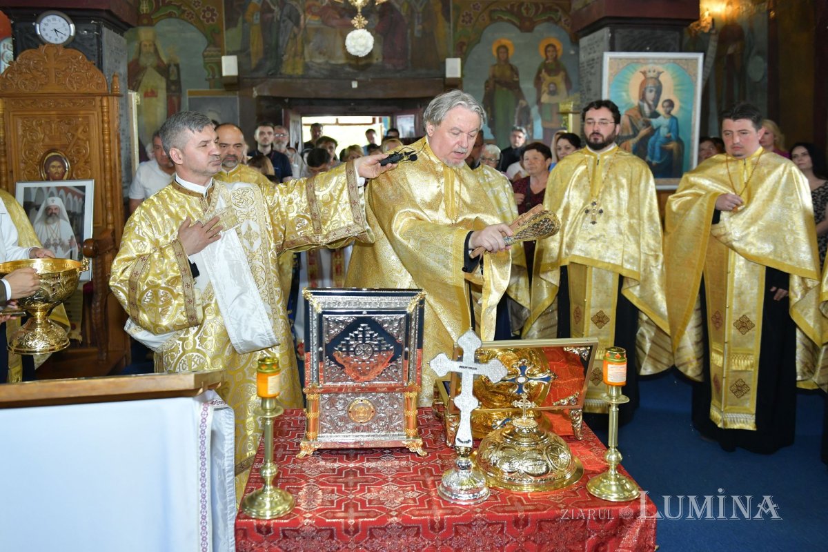 Binecuvântarea Sfântului Sfințit Mucenic Ciprian în Parohia Cocioc 335160