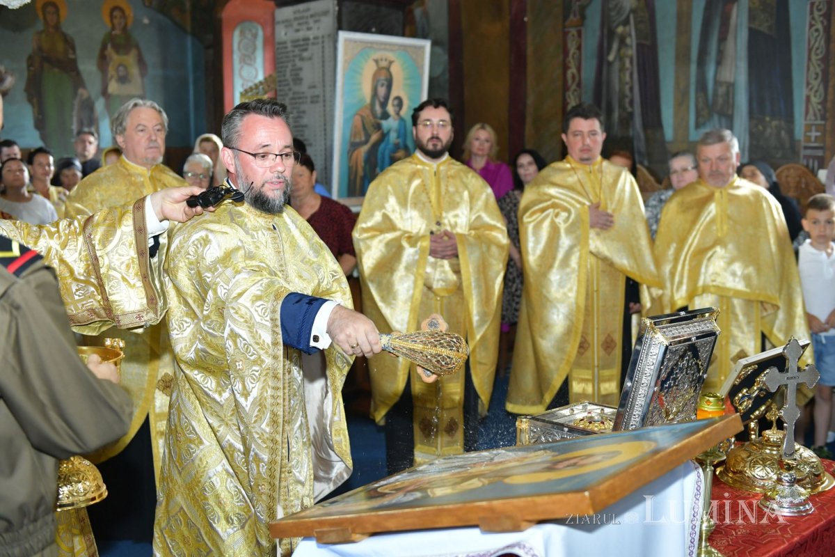 Binecuvântarea Sfântului Sfințit Mucenic Ciprian în Parohia Cocioc 335161