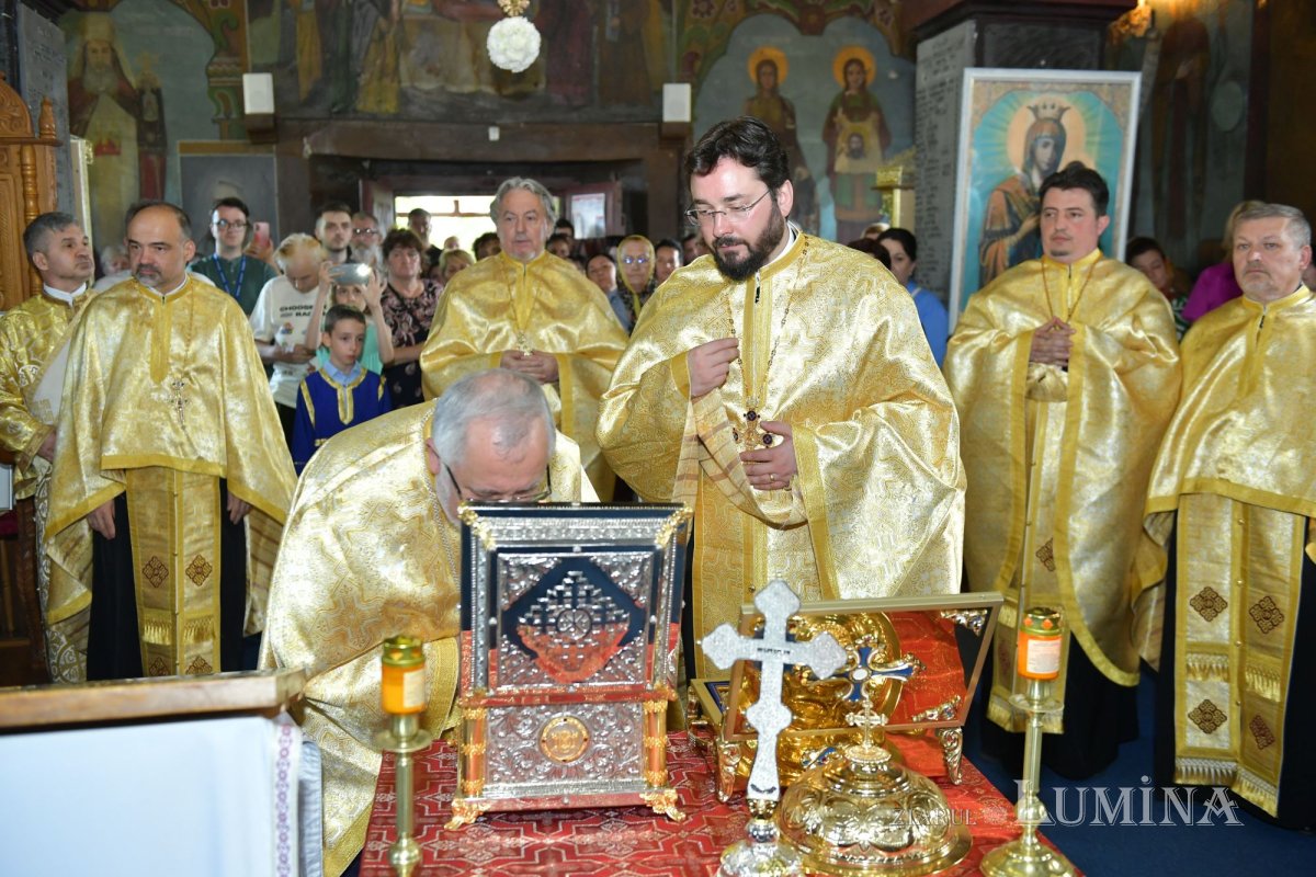 Binecuvântarea Sfântului Sfințit Mucenic Ciprian în Parohia Cocioc 335164