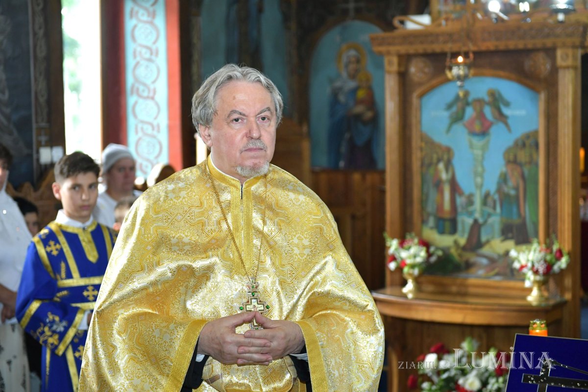 Binecuvântarea Sfântului Sfințit Mucenic Ciprian în Parohia Cocioc 335166