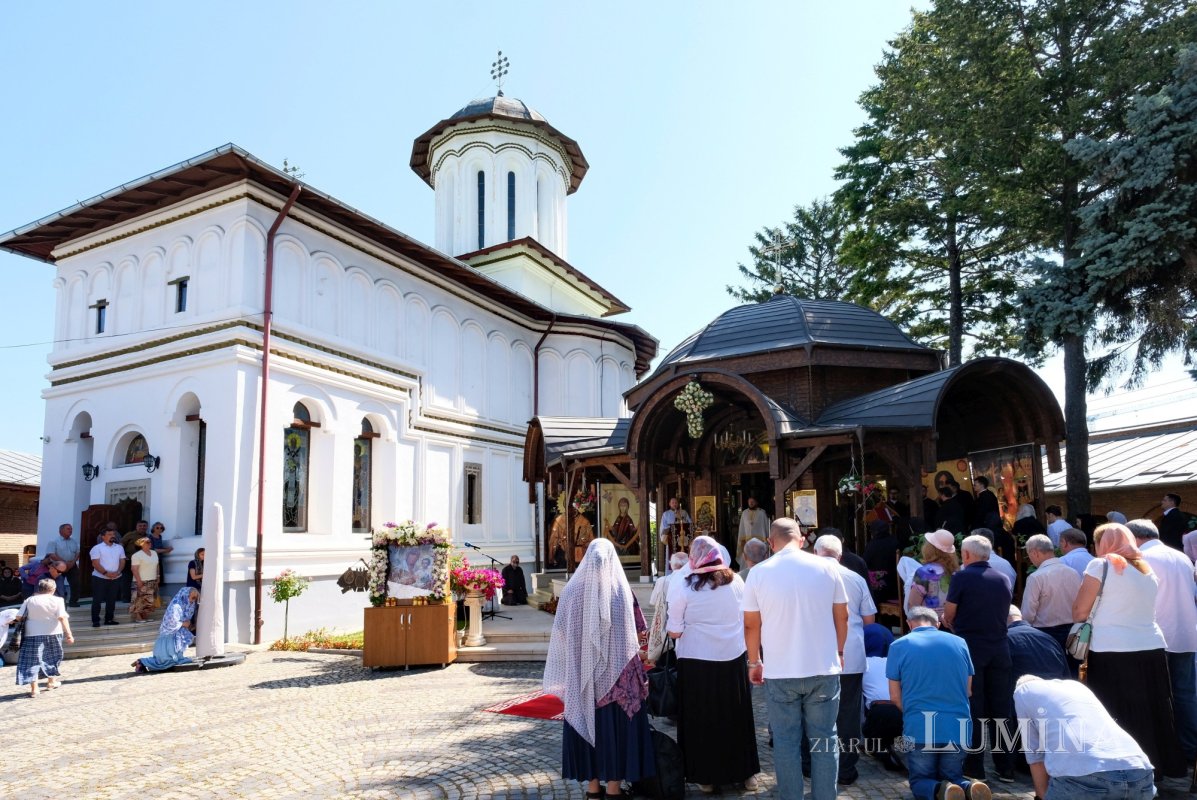Mănăstirea Plumbuita din Capitală şi‑a sărbătorit ocrotitorul spiritual 335481