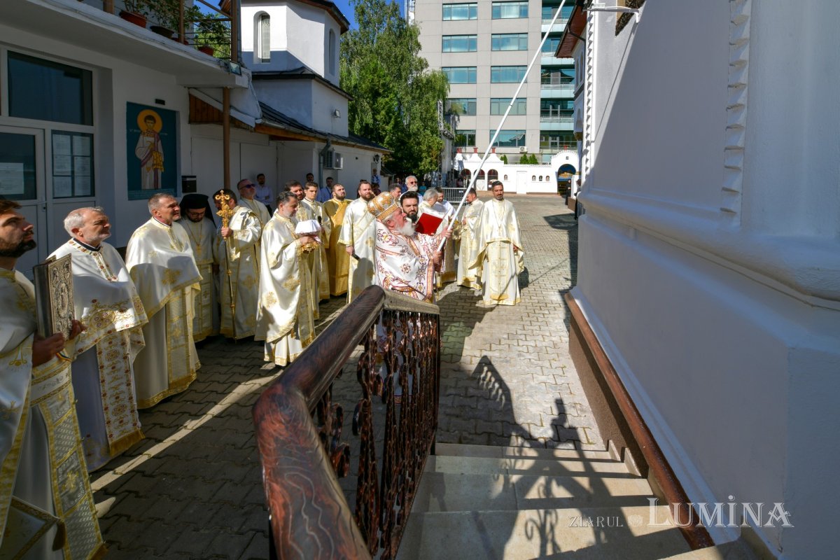 Sfințirea bisericii Parohiei Parc Ghencea din Capitală 335732