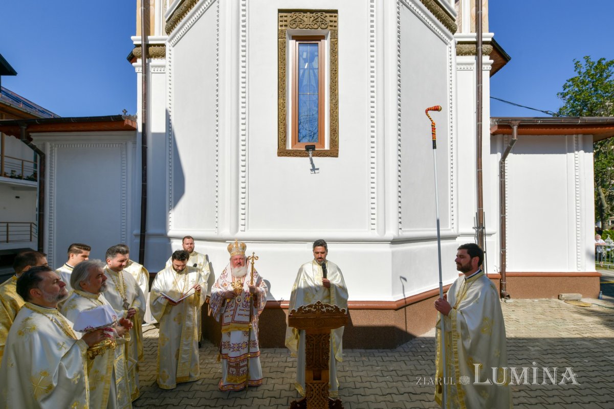 Sfințirea bisericii Parohiei Parc Ghencea din Capitală 335733