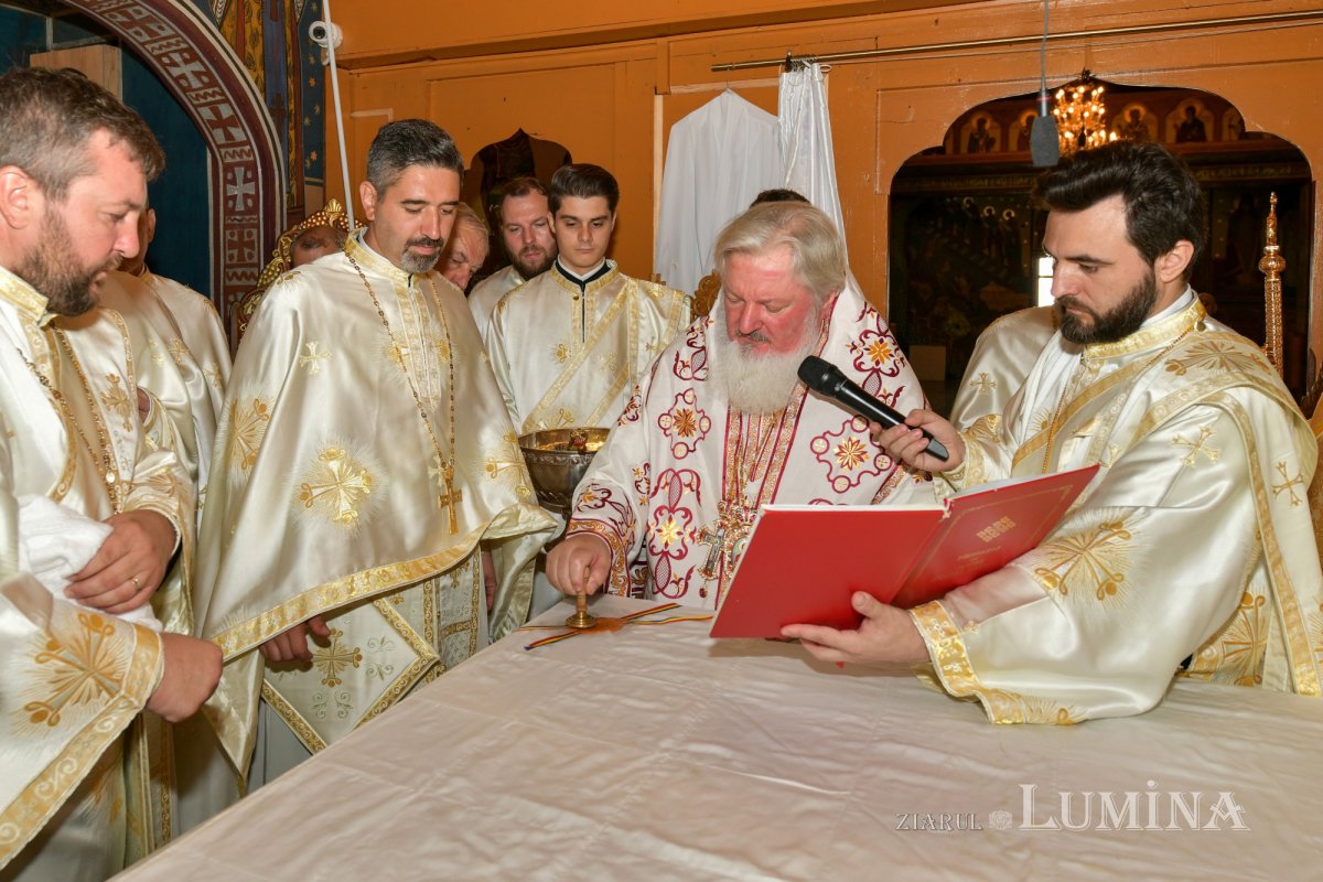 Sfințirea bisericii Parohiei Parc Ghencea din Capitală 335741