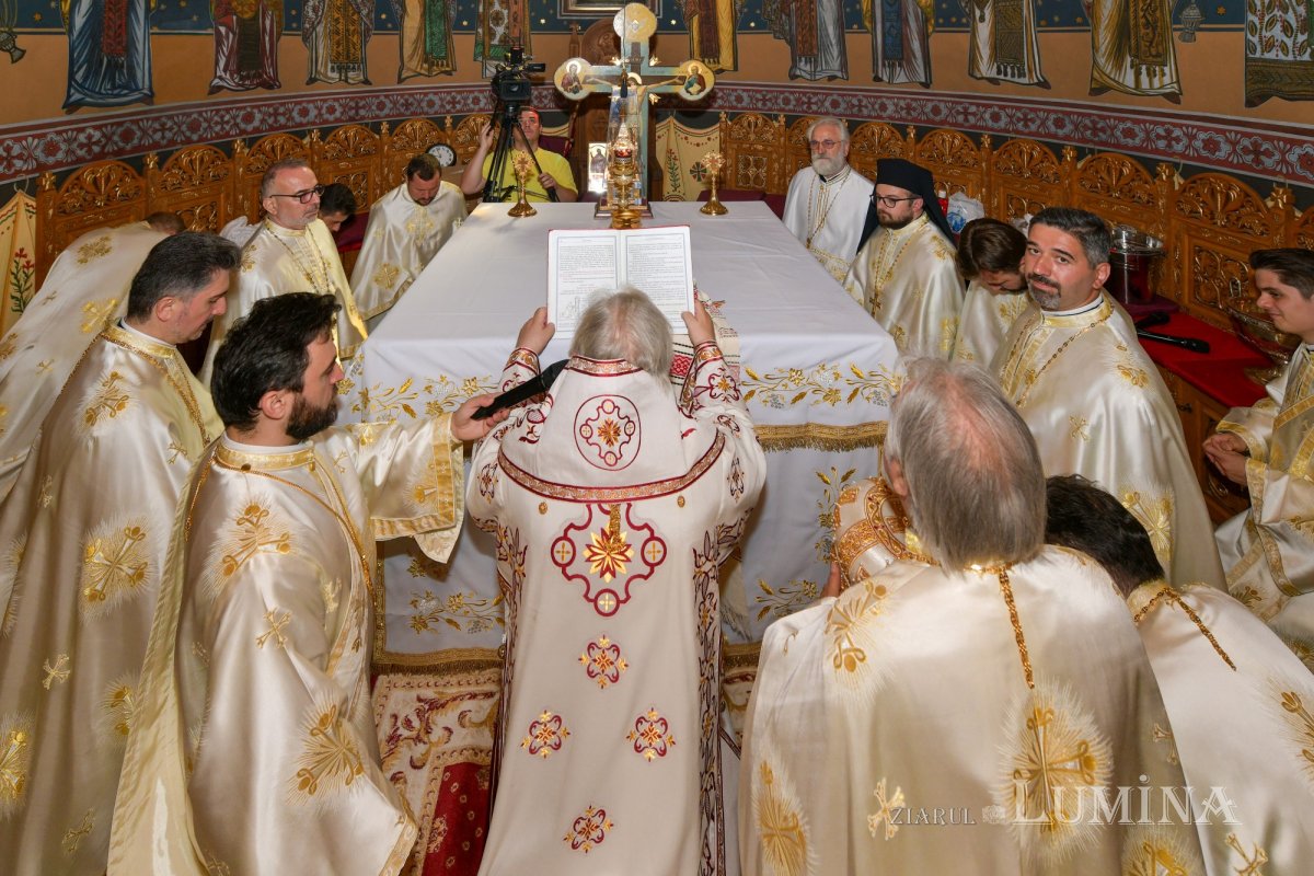 Sfințirea bisericii Parohiei Parc Ghencea din Capitală 335742