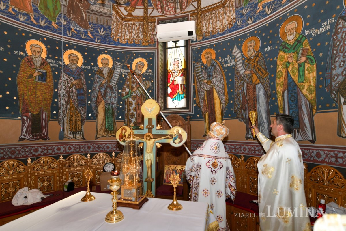 Sfințirea bisericii Parohiei Parc Ghencea din Capitală 335744