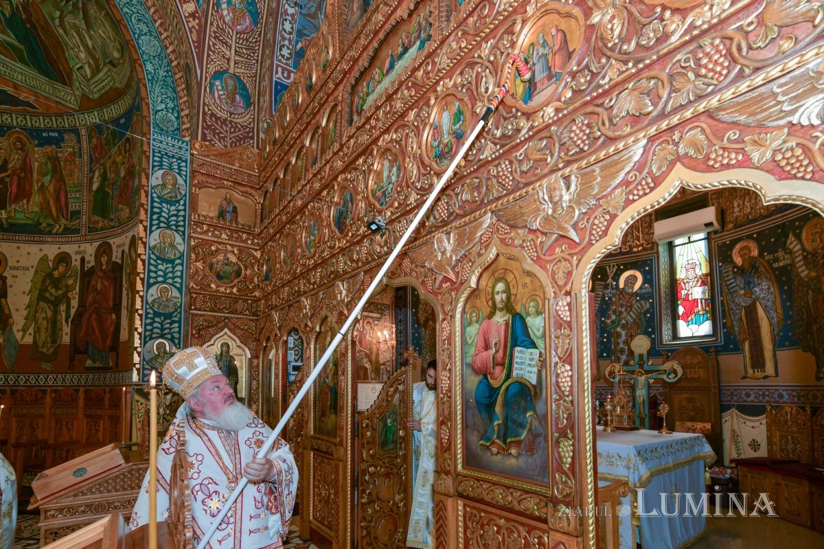 Sfințirea bisericii Parohiei Parc Ghencea din Capitală 335745