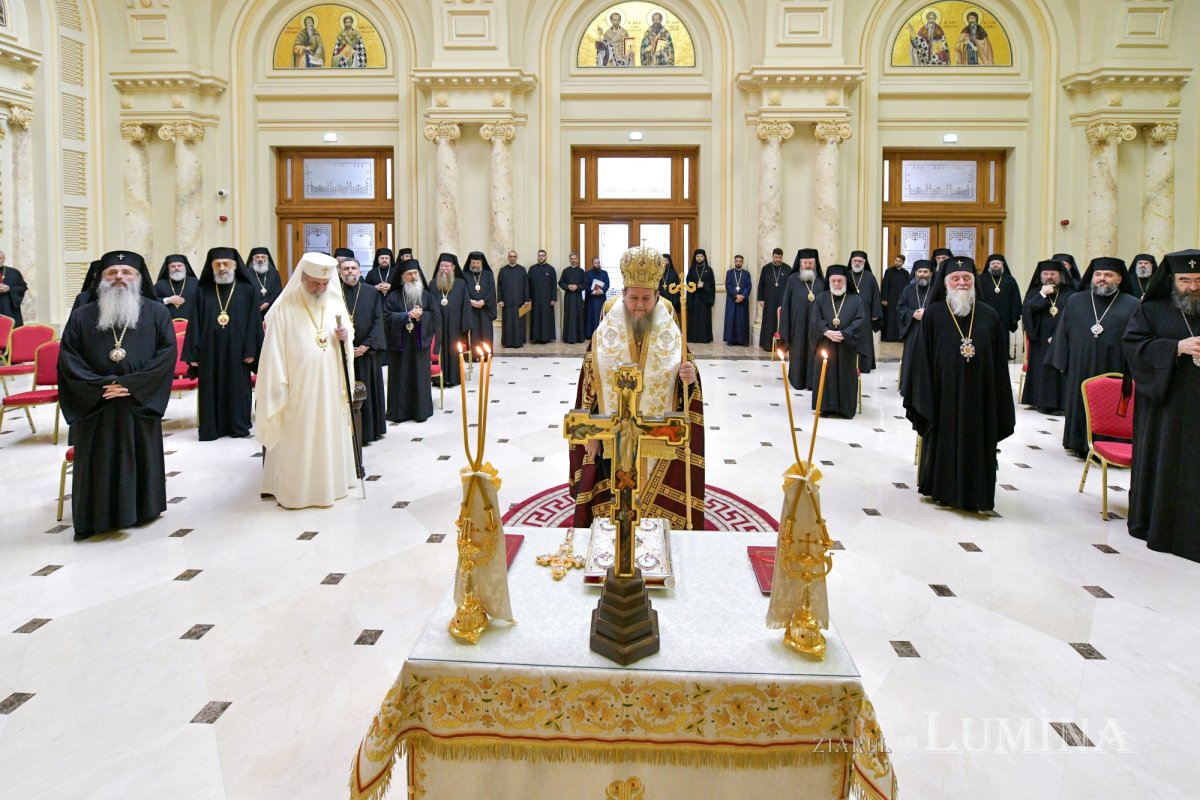 Întrunirea Sfântului Sinod al Bisericii Ortodoxe Române 335914