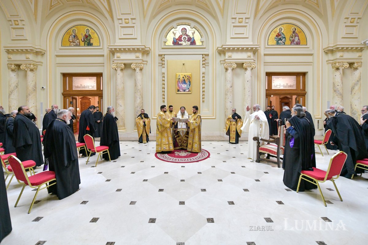 Întrunirea Sfântului Sinod al Bisericii Ortodoxe Române 335918