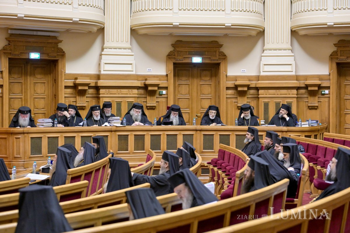 Întrunirea Sfântului Sinod al Bisericii Ortodoxe Române 335925
