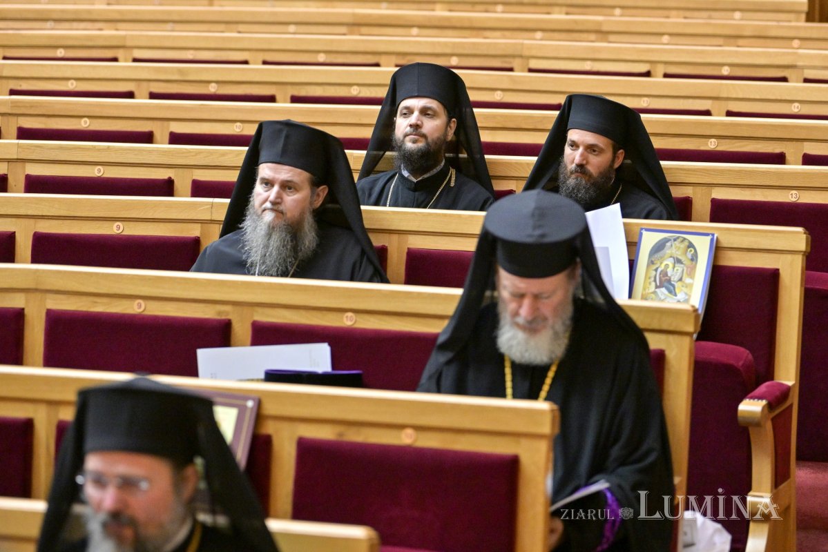 Întrunirea Sfântului Sinod al Bisericii Ortodoxe Române 335931