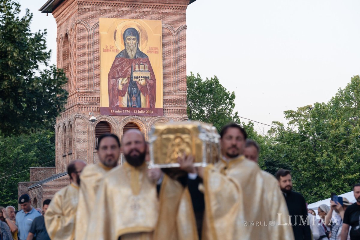 Programul evenimentelor liturgice care vor avea loc cu ocazia sărbătorii „Aducerii moaștelor Sfântului Cuvios Dimitrie cel Nou la București” (11-13 iulie) 336195