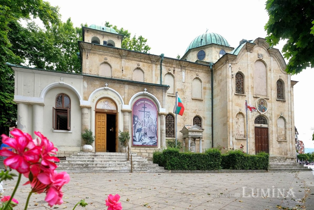 Sclipirile Luminii: Tradiţie şi spiritualitate în oraşul Varna din Bulgaria 336137