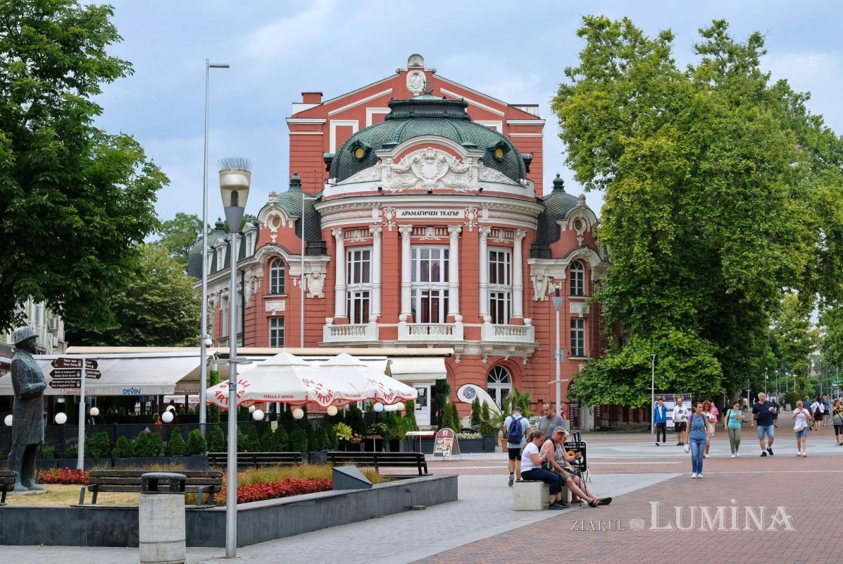 Sclipirile Luminii: Tradiţie şi spiritualitate în oraşul Varna din Bulgaria 336138