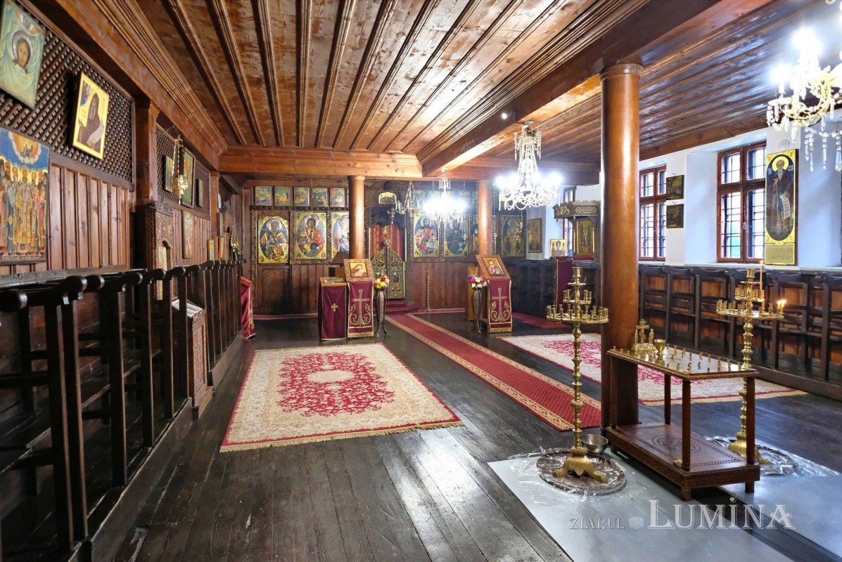 Sclipirile Luminii: Tradiţie şi spiritualitate în oraşul Varna din Bulgaria 336140