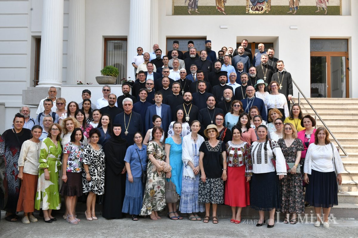 Revedere după 25 de ani a absolvenților teologi bucureșteni 336400