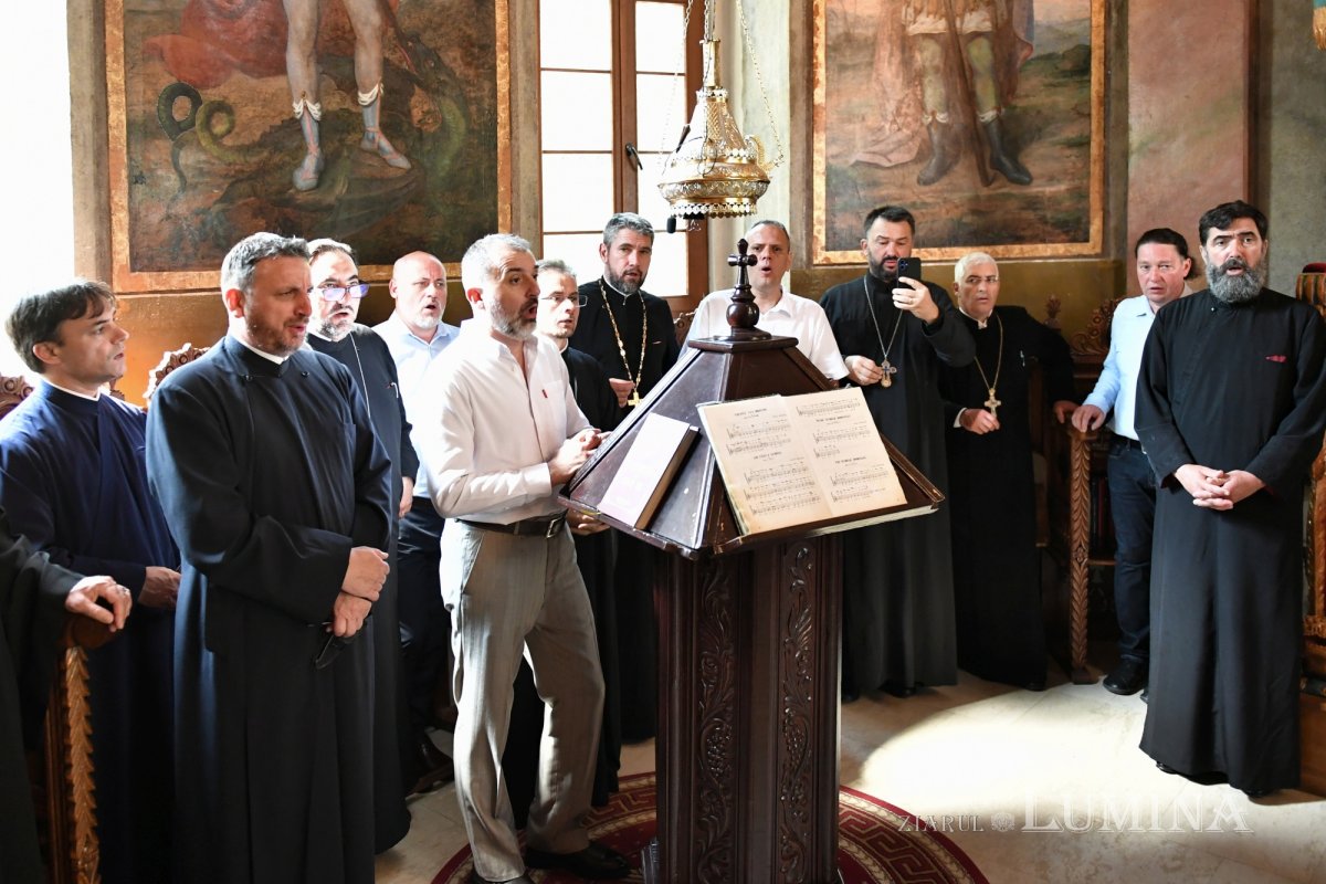 Revedere după 25 de ani a absolvenților teologi bucureșteni 336402