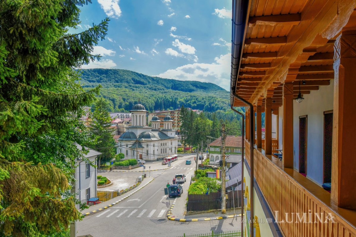 Sfințirea unui nou centru social în județul Vâlcea 336428