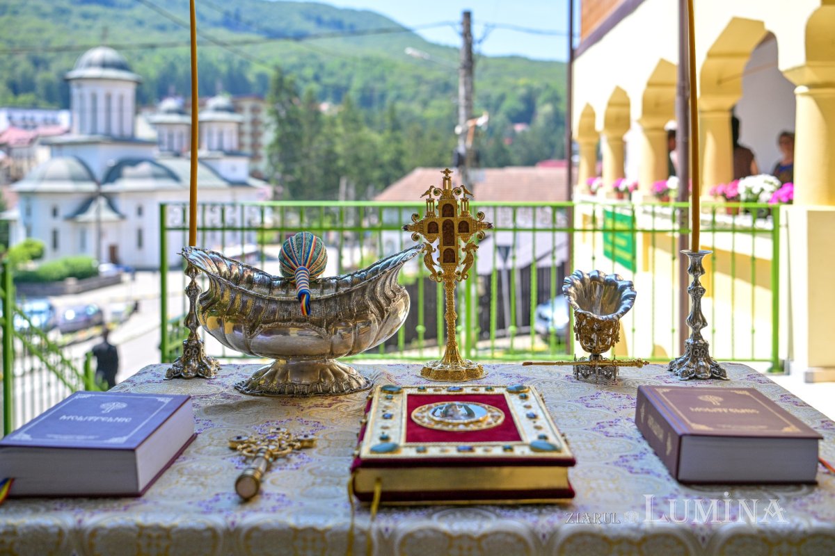 Sfințirea unui nou centru social în județul Vâlcea 336488