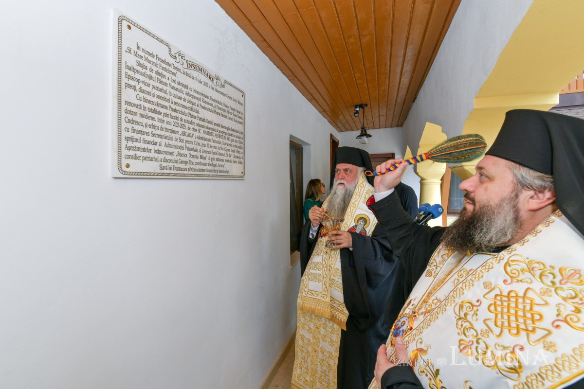 Sfințirea unui nou centru social în județul Vâlcea 336496