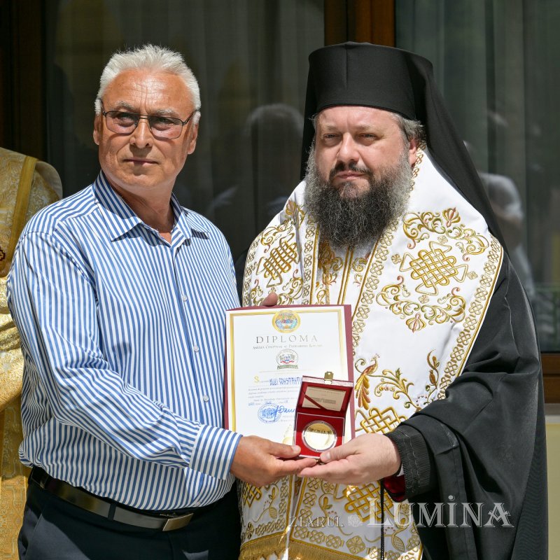 Sfințirea unui nou centru social în județul Vâlcea 336503