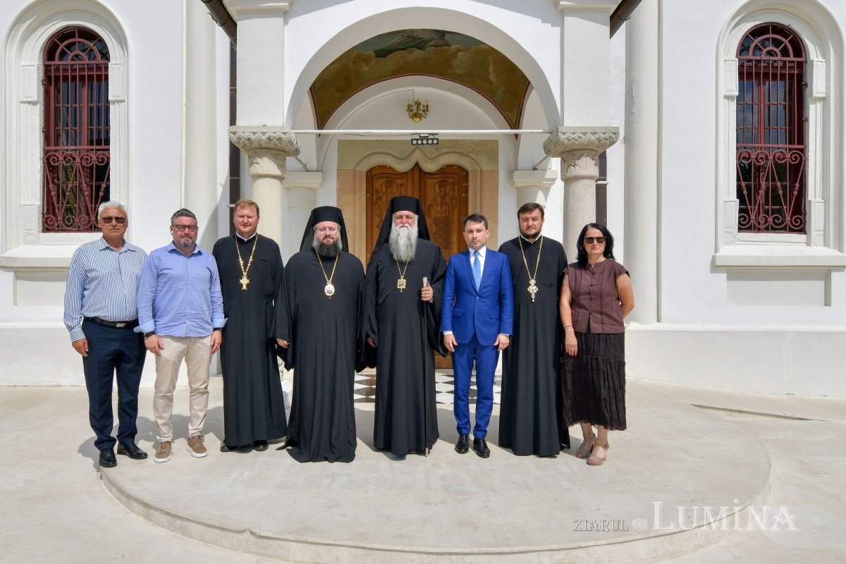 Sfințirea unui nou centru social în județul Vâlcea 336504