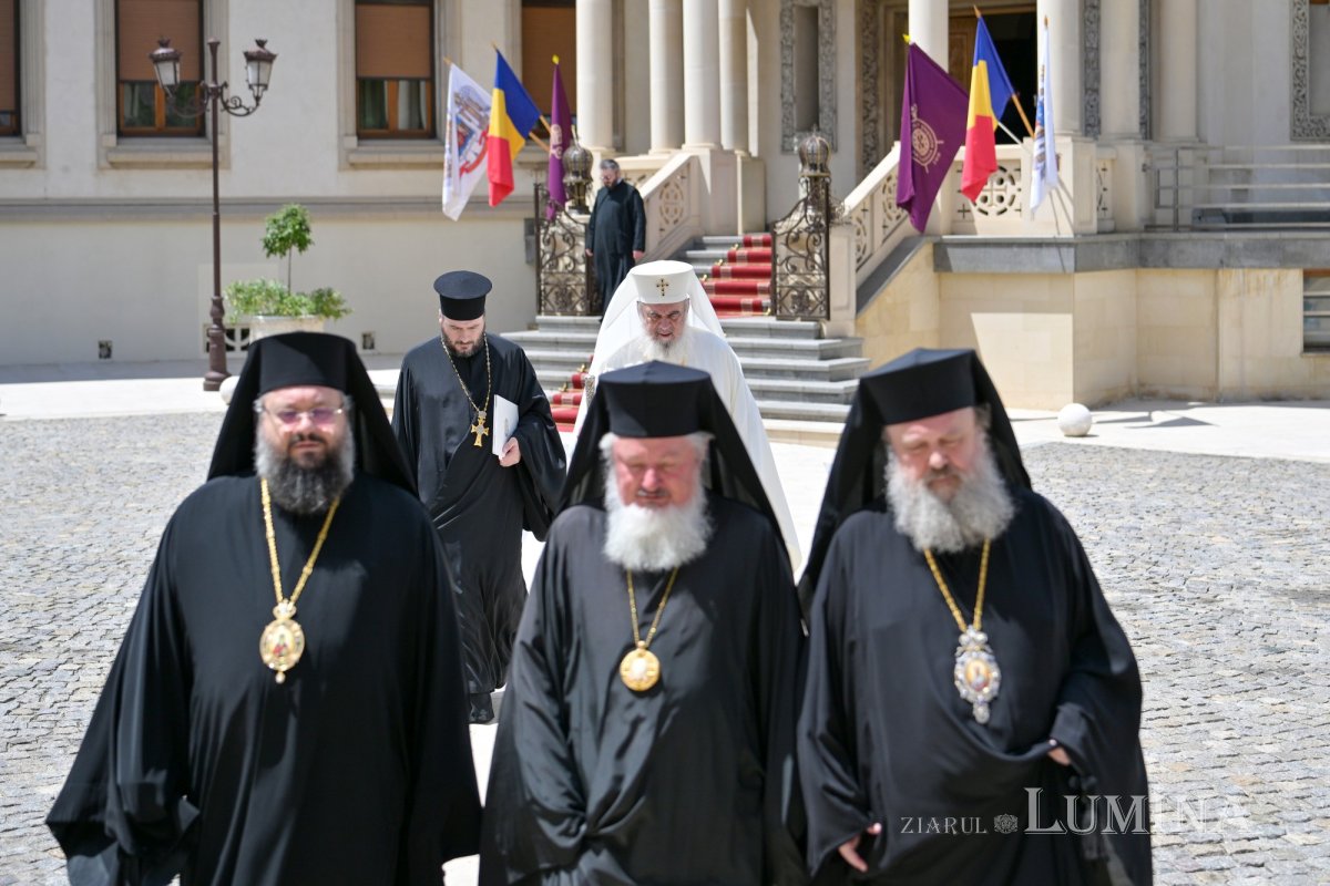 Întâmpinarea cinstitului cap al Sfântului Ioan Hrisostom la București 336659