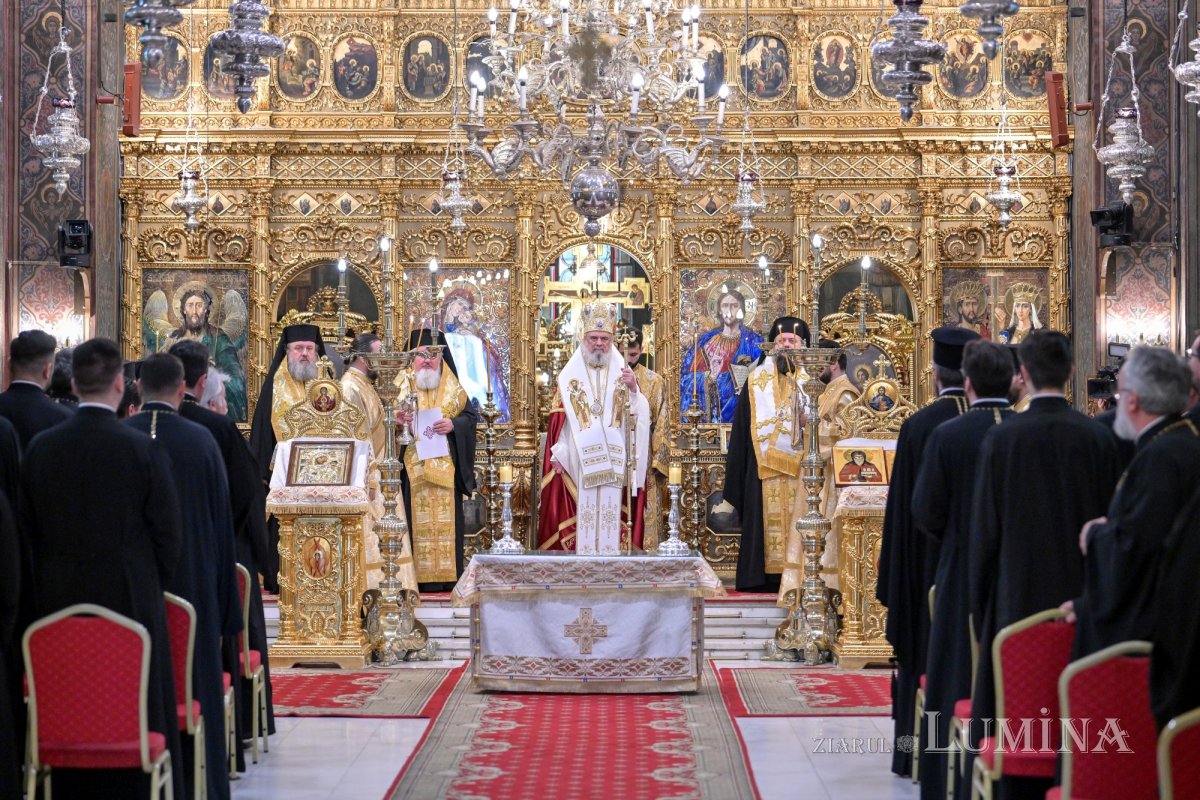 Întâmpinarea cinstitului cap al Sfântului Ioan Hrisostom la București 336664