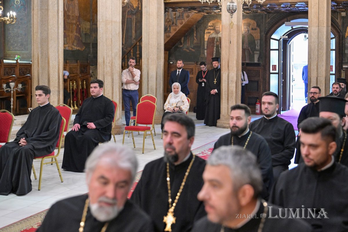 Întâmpinarea cinstitului cap al Sfântului Ioan Hrisostom la București 336668