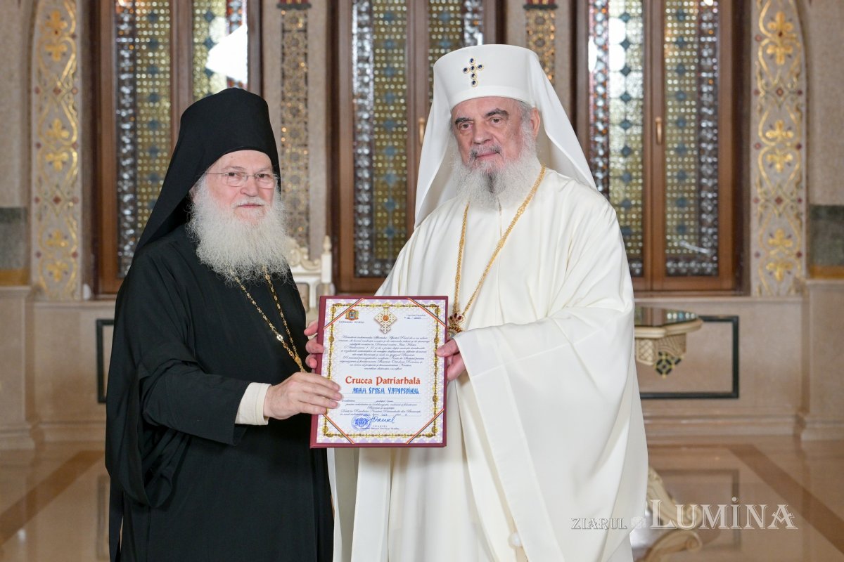 Întâmpinarea cinstitului cap al Sfântului Ioan Hrisostom la București 336691