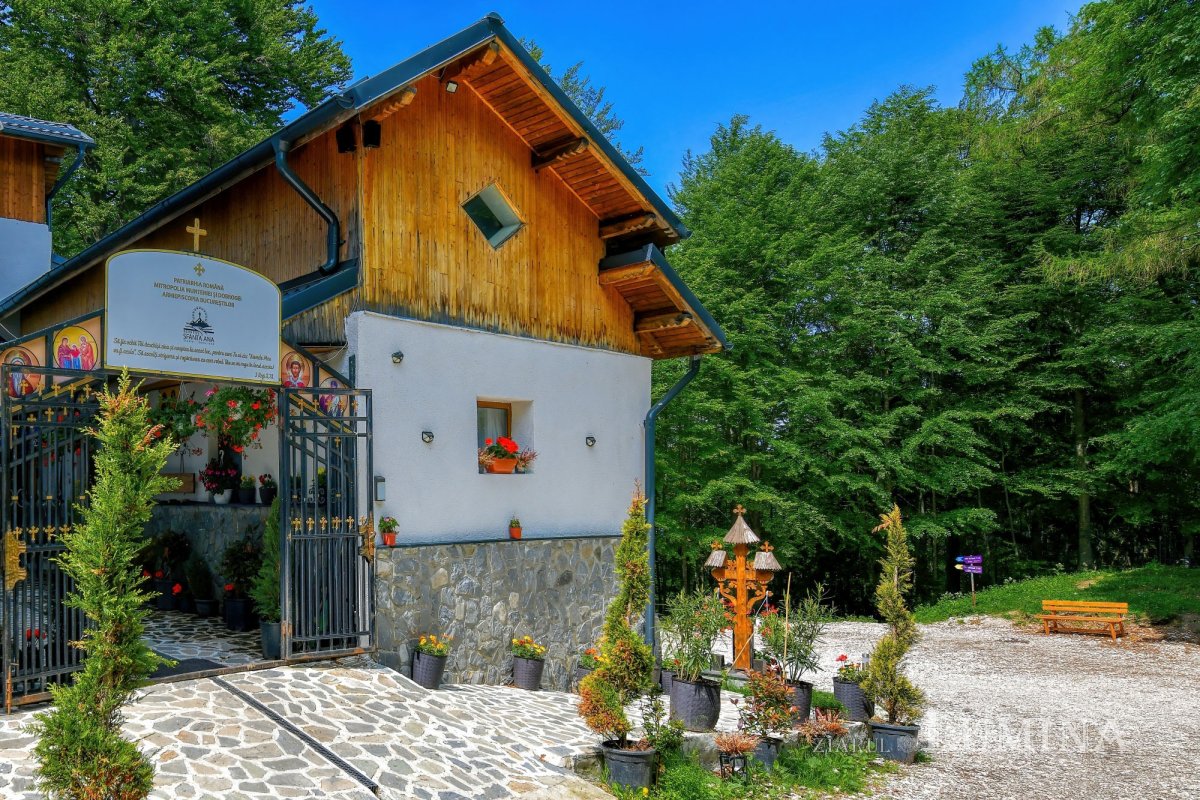 Sclipirile Luminii: Schitul „Sfânta Ana” - Cota 1400, Sinaia, judeţul Prahova 336608