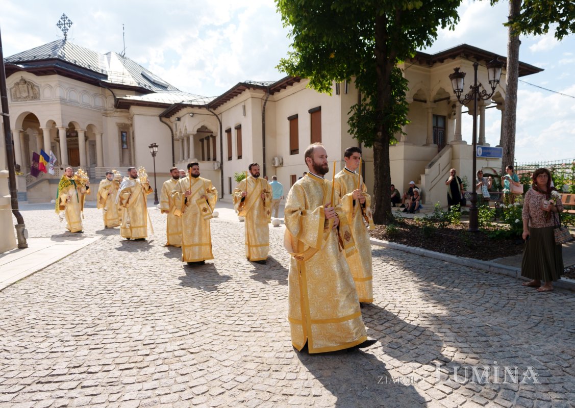 Slujba Privegherii în cinstea Aducerii moaștelor Sfântului Cuvios Dimitrie cel Nou la București 336793