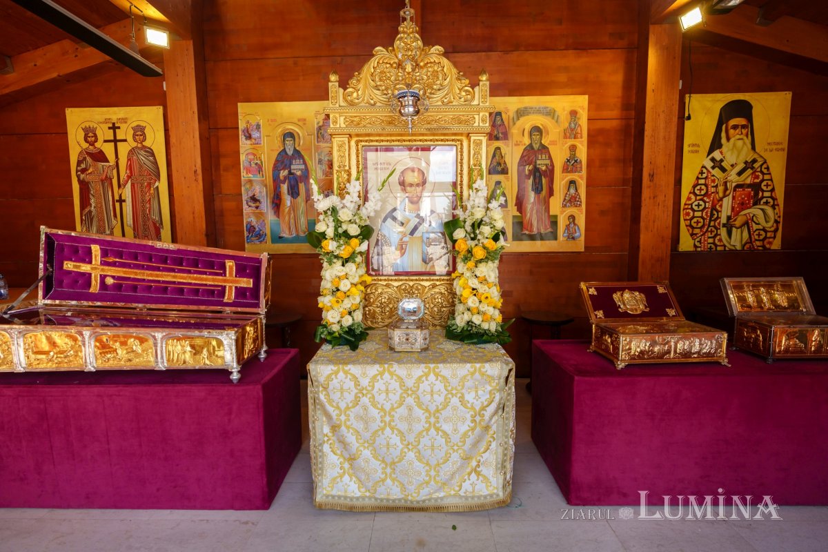 Slujba Privegherii în cinstea Aducerii moaștelor Sfântului Cuvios Dimitrie cel Nou la București 336794