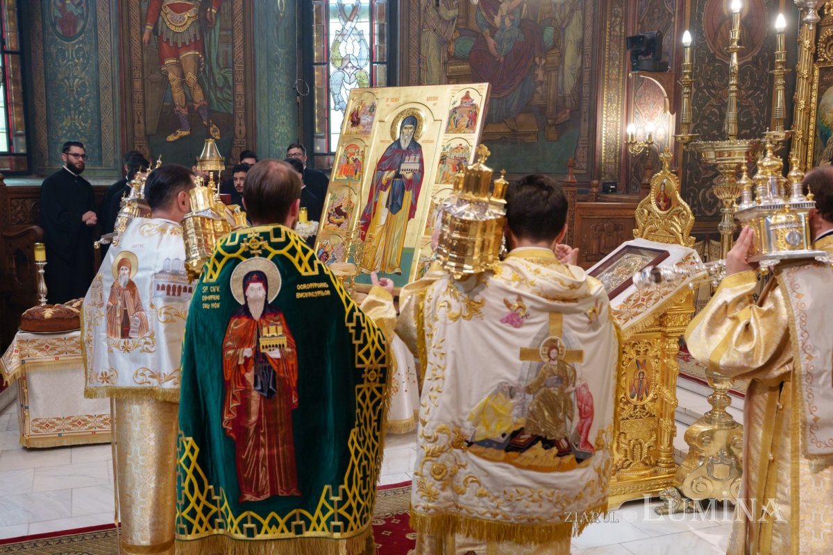 Slujba Privegherii în cinstea Aducerii moaștelor Sfântului Cuvios Dimitrie cel Nou la București 336796