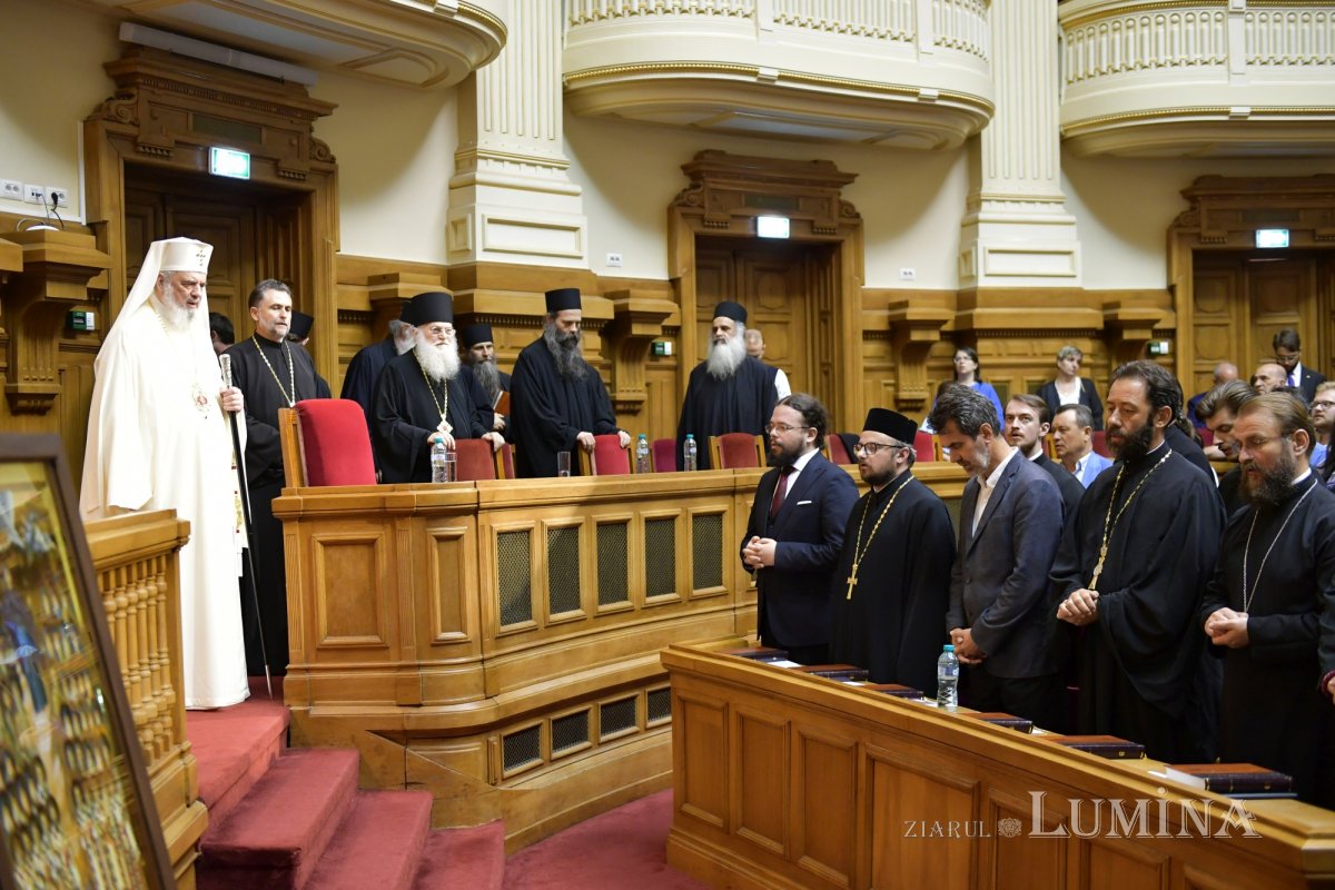 Lansarea Psaltirii în ediție bilingvă la Palatul Patriarhiei 337086