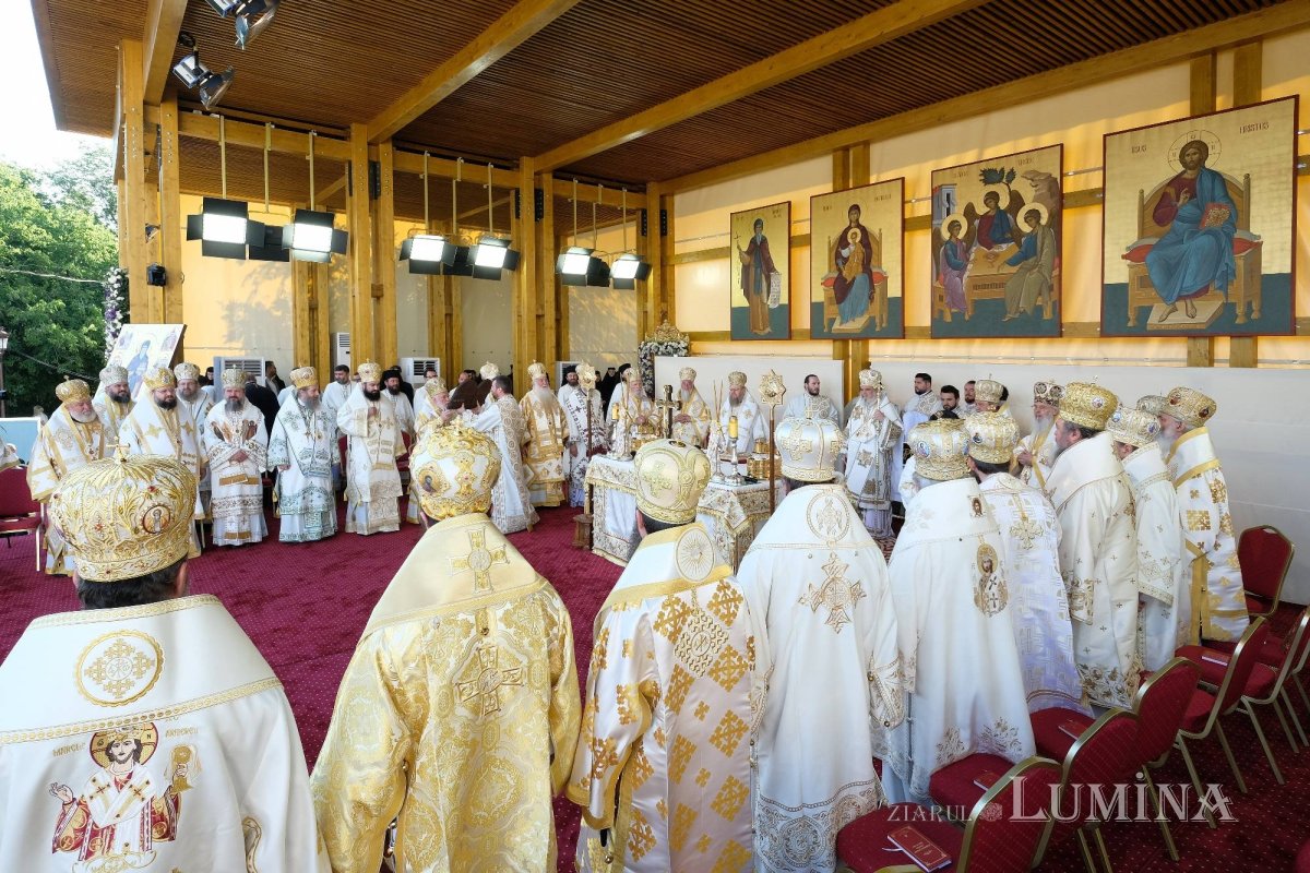 Sclipirile Luminii: 250 de ani de la aducerea moaștelor Sf. Cuv. Dimitrie cel Nou la Bucureşti, iulie 2024 337230