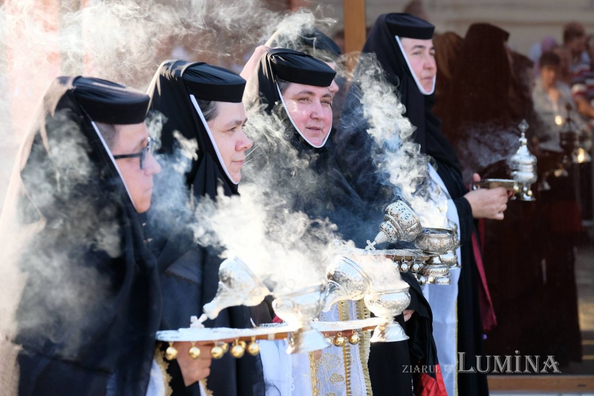 Sclipirile Luminii: 250 de ani de la aducerea moaștelor Sf. Cuv. Dimitrie cel Nou la Bucureşti, iulie 2024 337234