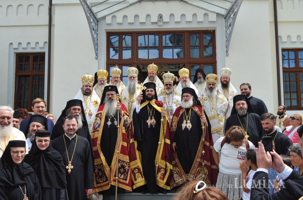 Hirotonia noului Episcop-vicar al Arhiepiscopiei Romanului și Bacăului 337362