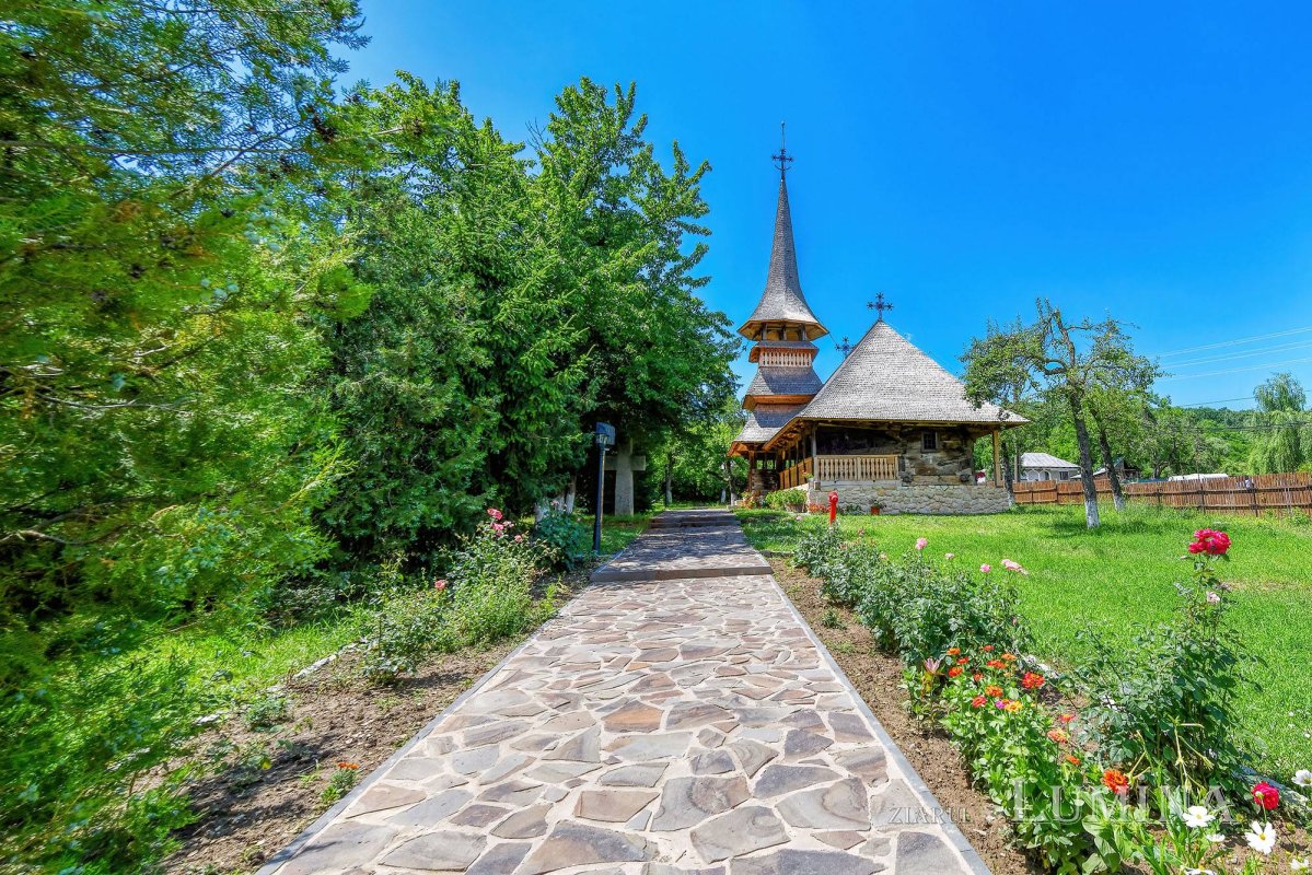 Sclipirile Luminii: Mănăstirea Jercălăi 337747