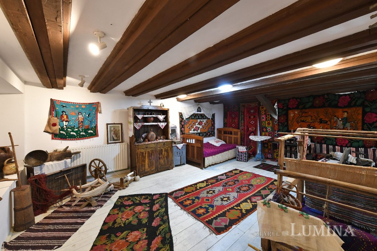 Sclipirile Luminii: Ansamblul medieval Mănăstirea Apostolache, judeţul Prahova 338168