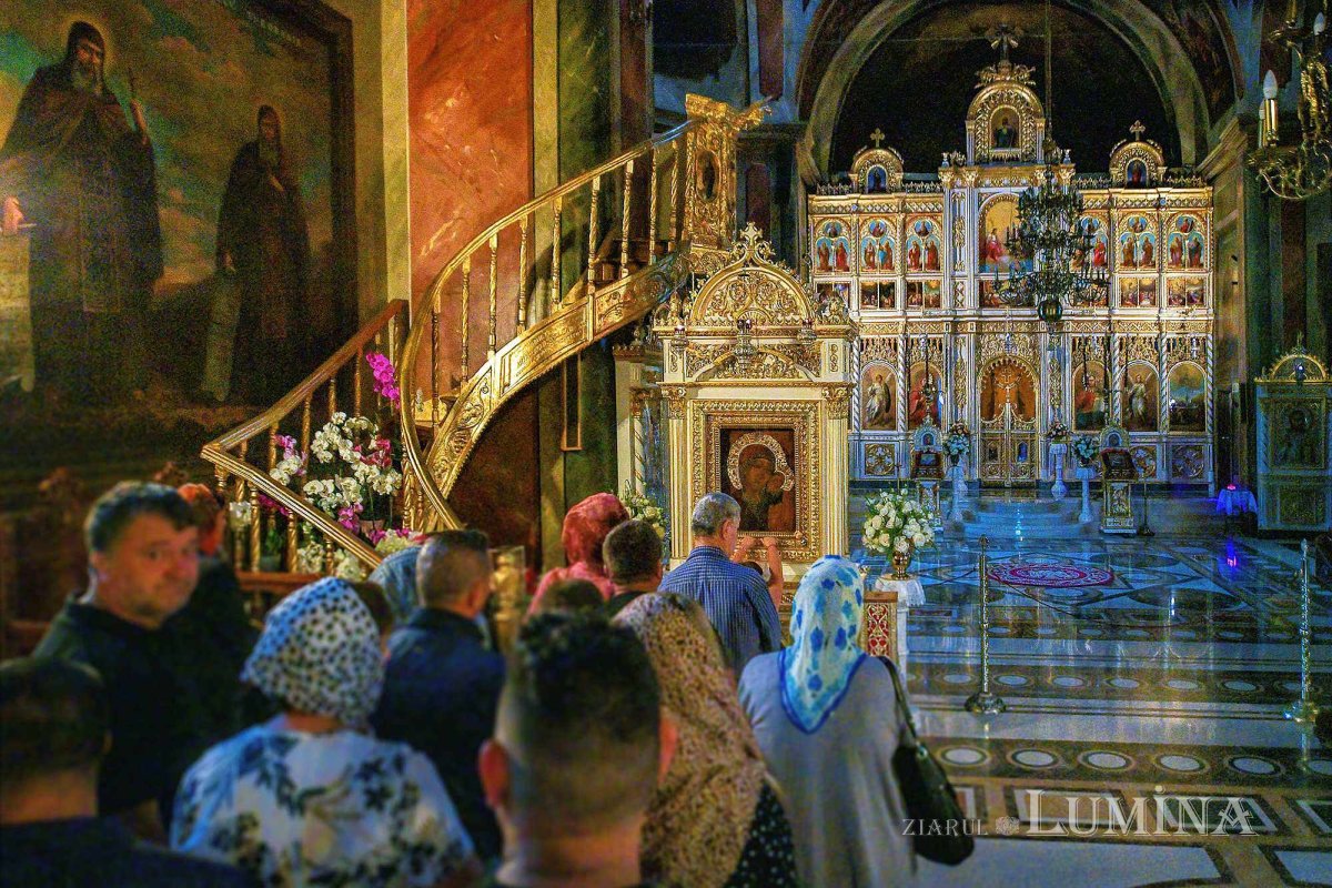 De ce merg oamenii la biserică 338849