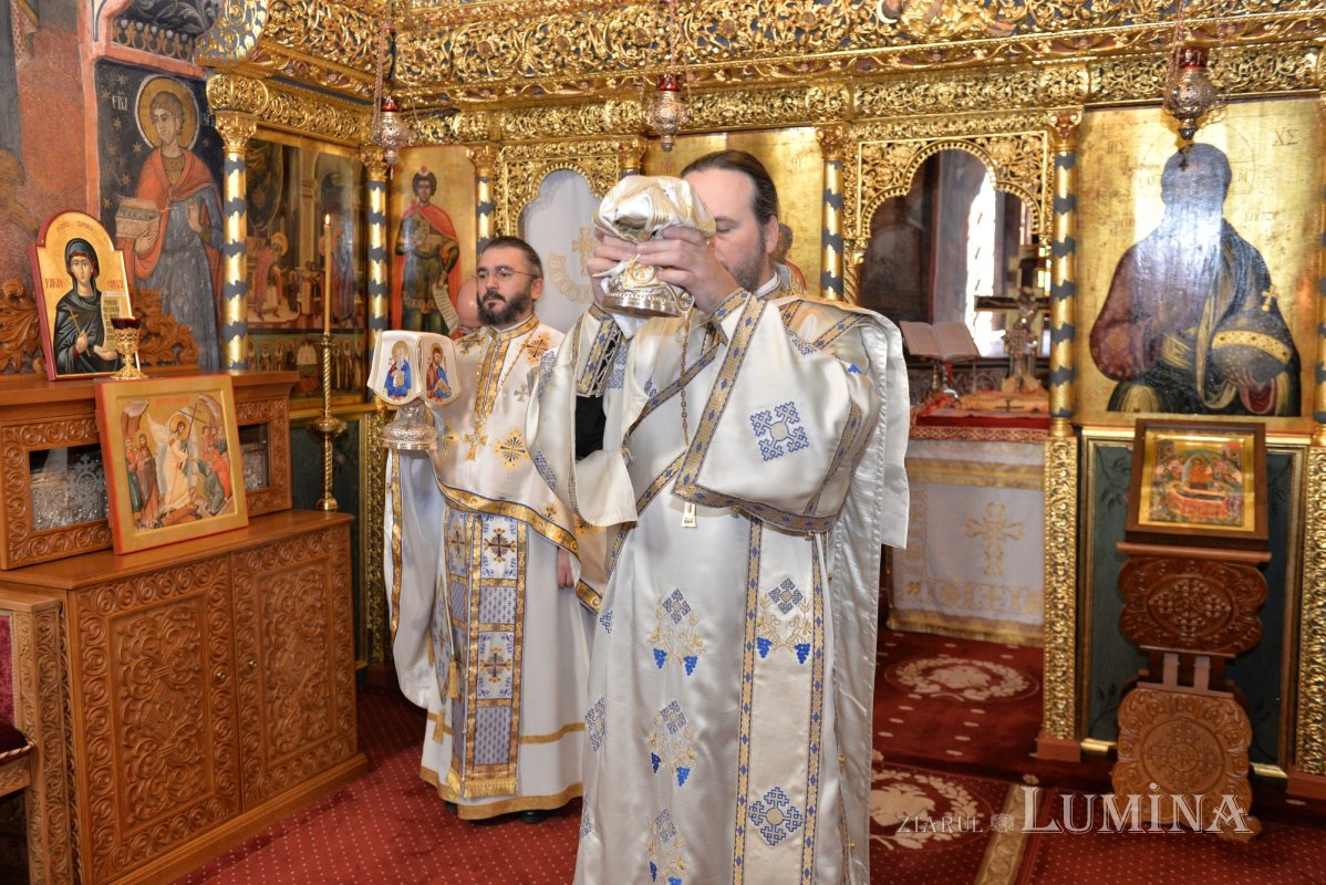 „Mutarea Maicii Domnului întru slava lui Hristos este cinstirea ei supremă de către Fiul ei” 339197