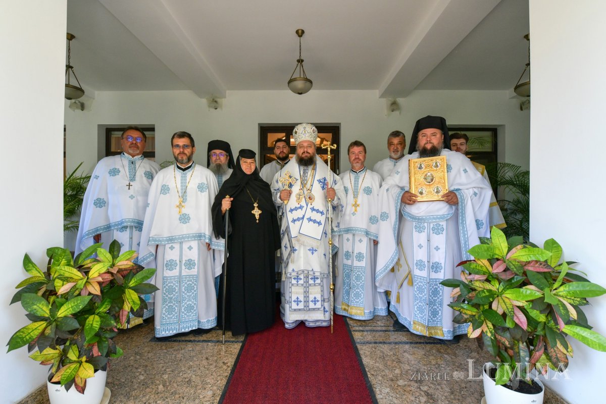 Slujire arhierească la hramul Mănăstirii Ghighiu  339203