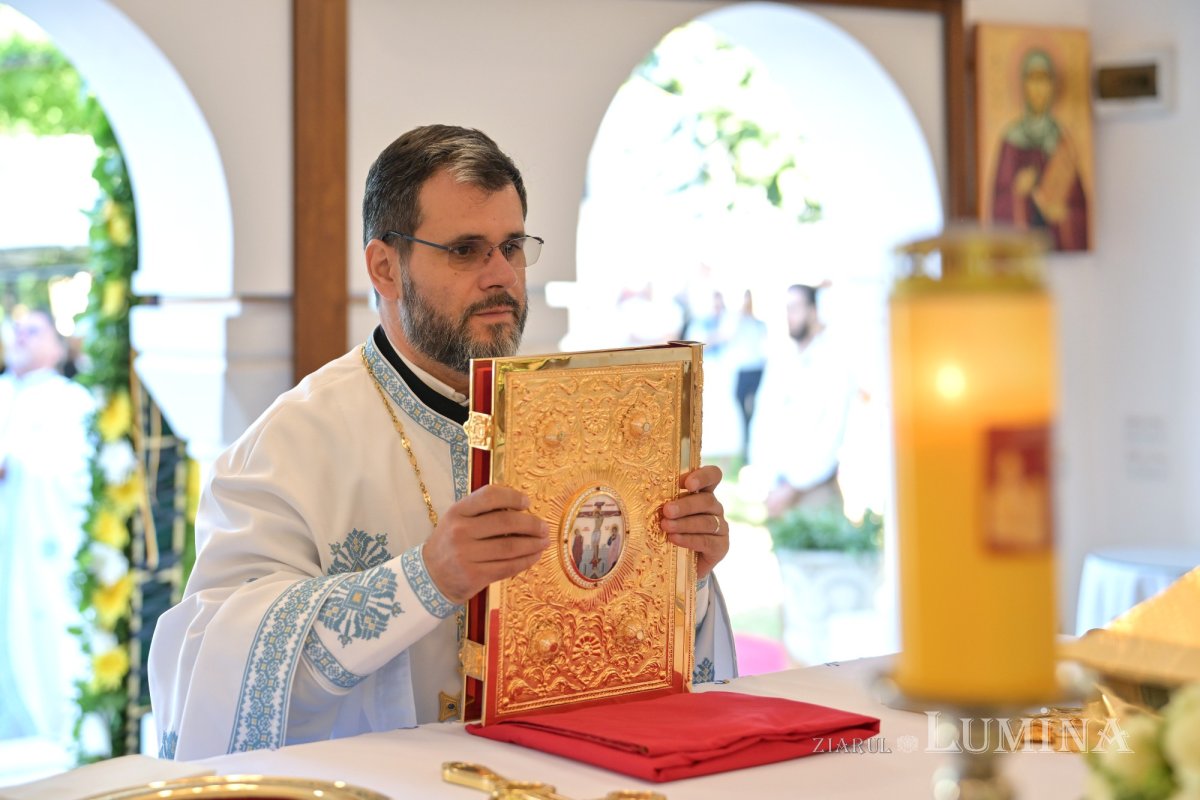 Slujire arhierească la hramul Mănăstirii Ghighiu  339207