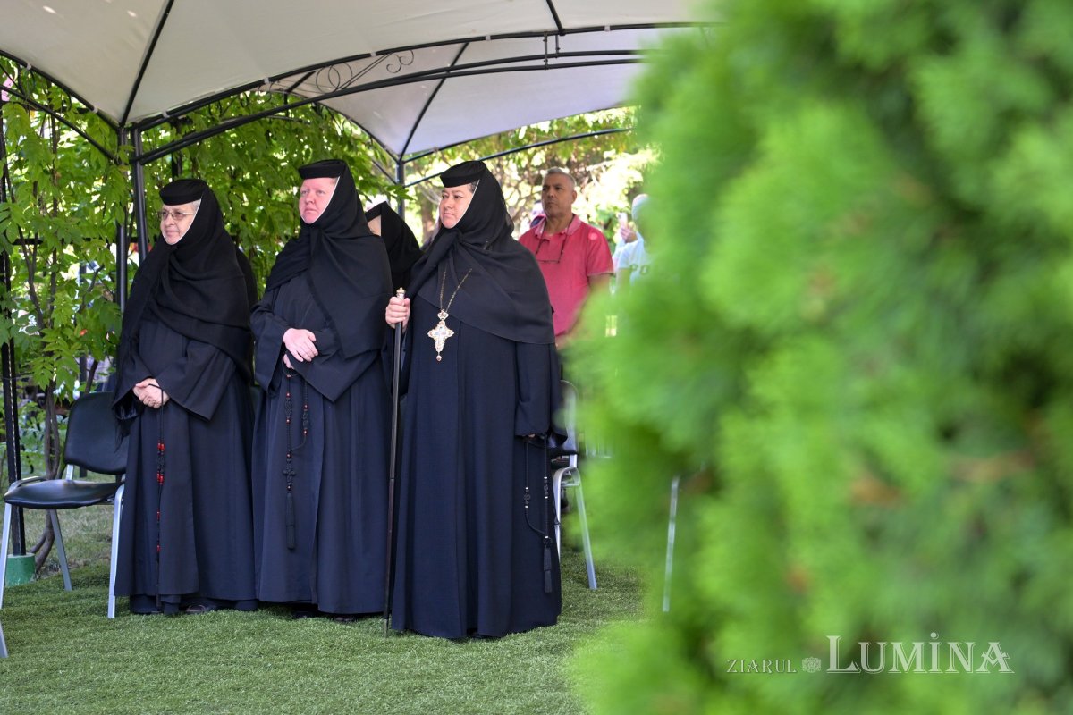 Slujire arhierească la hramul Mănăstirii Ghighiu  339209